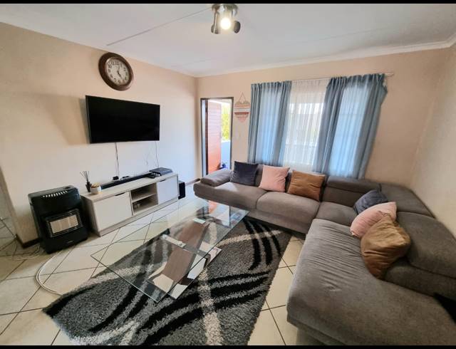 2 BEDROOM APARTMENT FOR SALE IN NOORDWYK